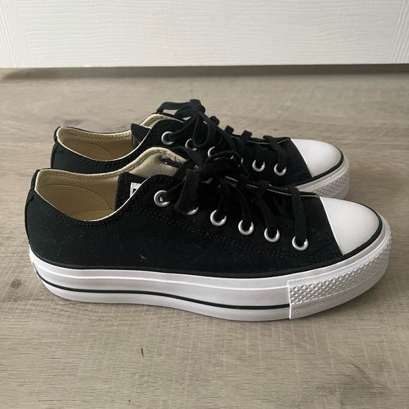 NEW Converse Chuck Taylor All Star Platform SZ 8 Black - Picture 2 of 10